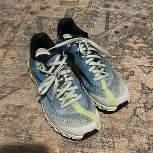 WOMENS ON CLOUD CLOUDFLOW IN NIAGARA|MEADOW